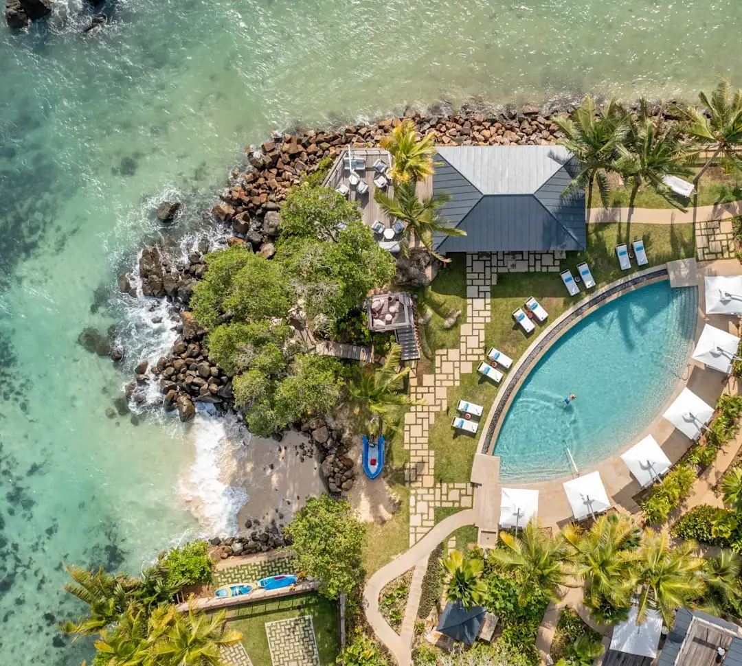 ango house seychelles soley restaurant interior and dining setup