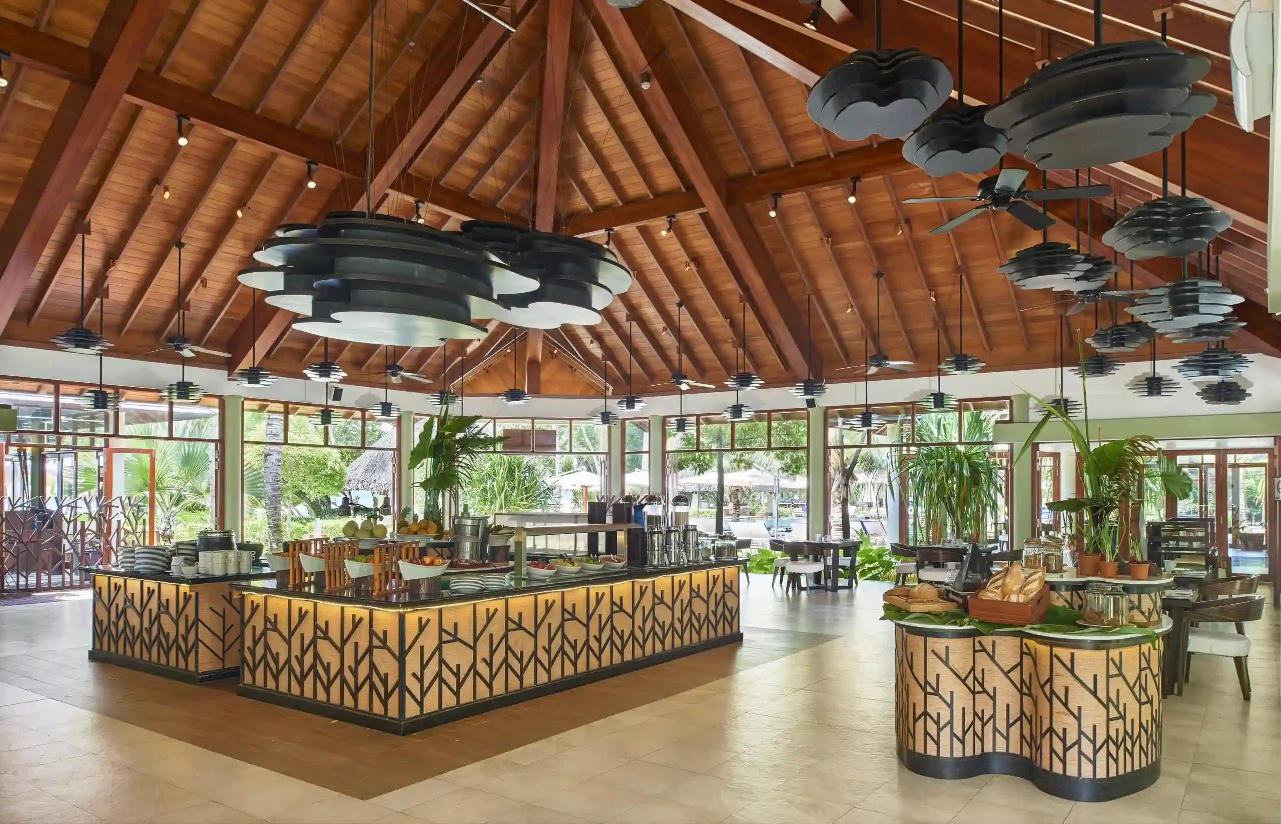 niva labriz seychelles café dauban outdoor seating