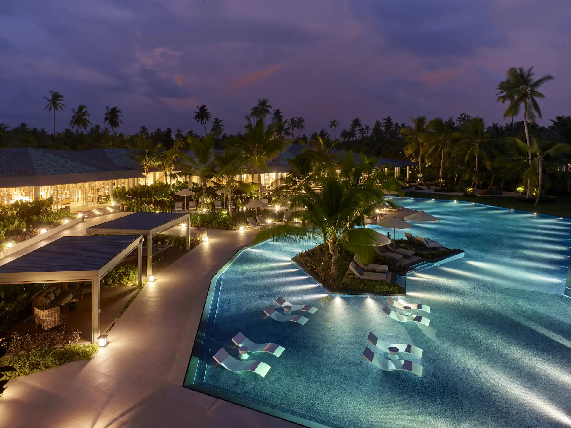 waldorf astoria seychelles platte island main pool at sunset