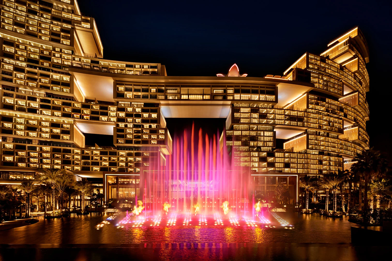 skyblaze fountain fire at atlantis the royal dubai