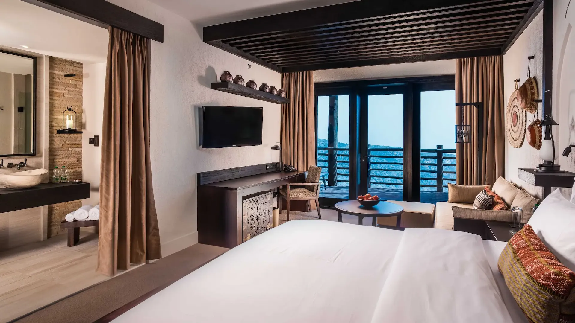 balcony overlooking jabal horizon at alila jabal akhdar oman
