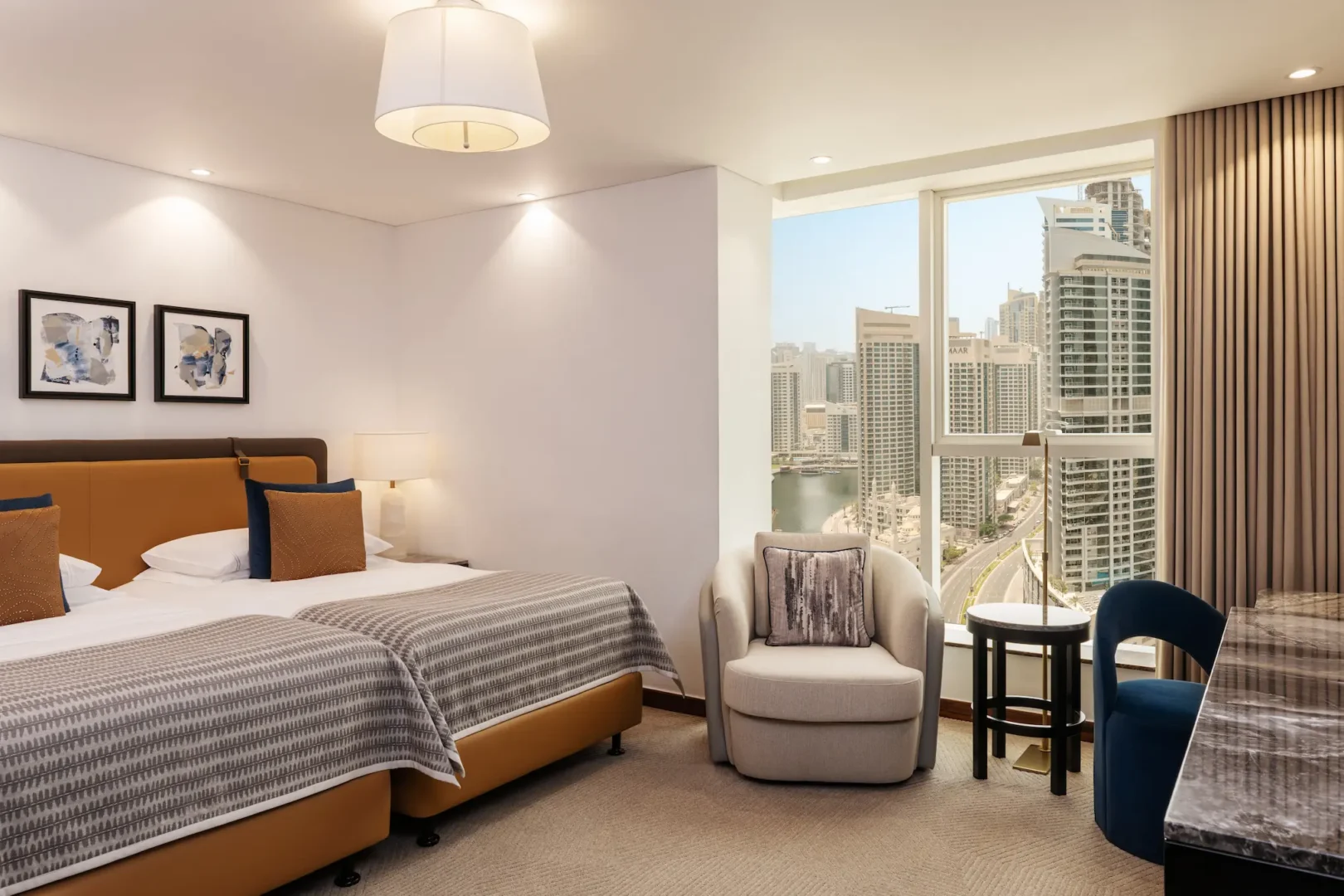 grosvenor-house-dubai-deluxe-suite-twin-bed