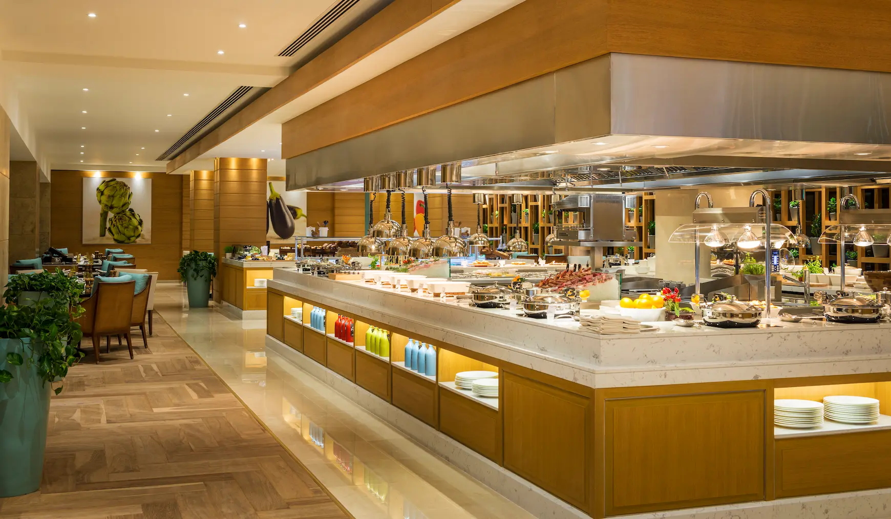 grosvenor house dubai sloanes restaurant showcasing elegant contemporary dining with a refined luxury atmosphere