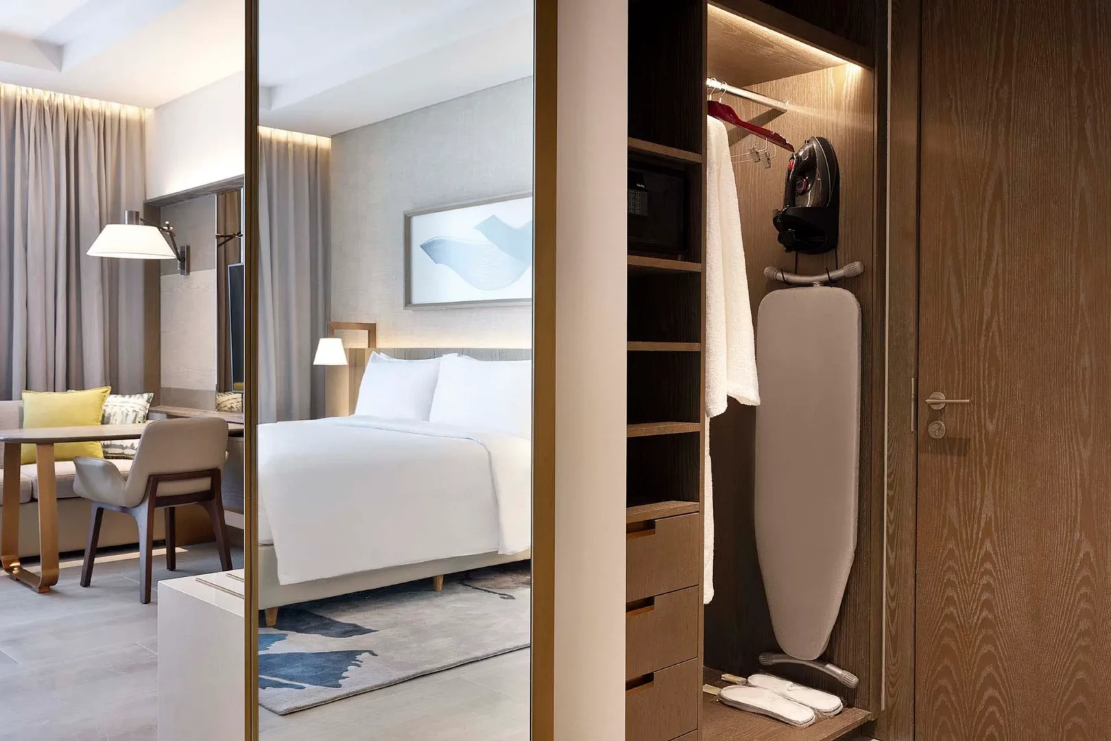hilton abu dhabi yas island family connecting room with connecting king room