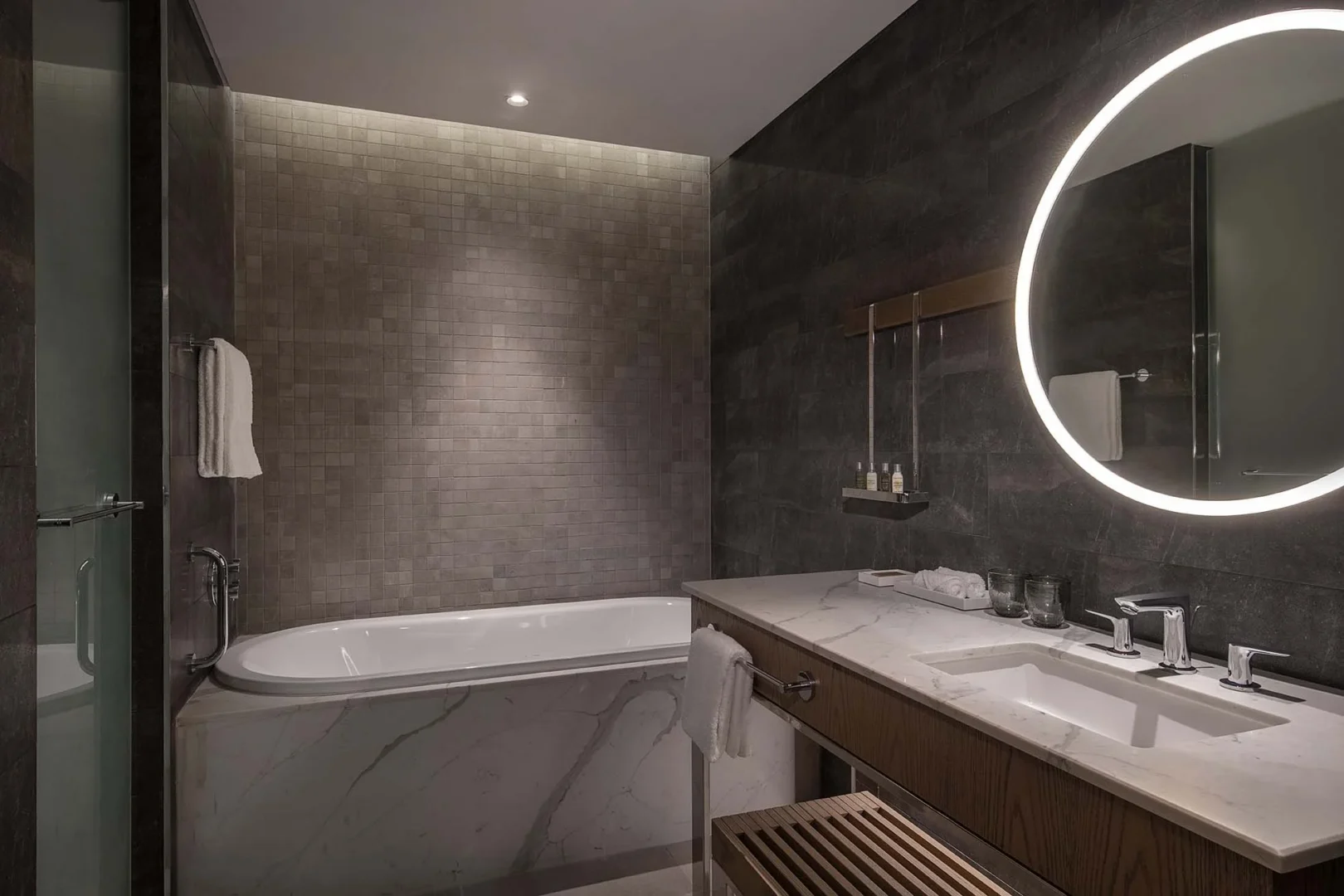 hilton abu dhabi yas island king deluxe room bathroom with bathtub