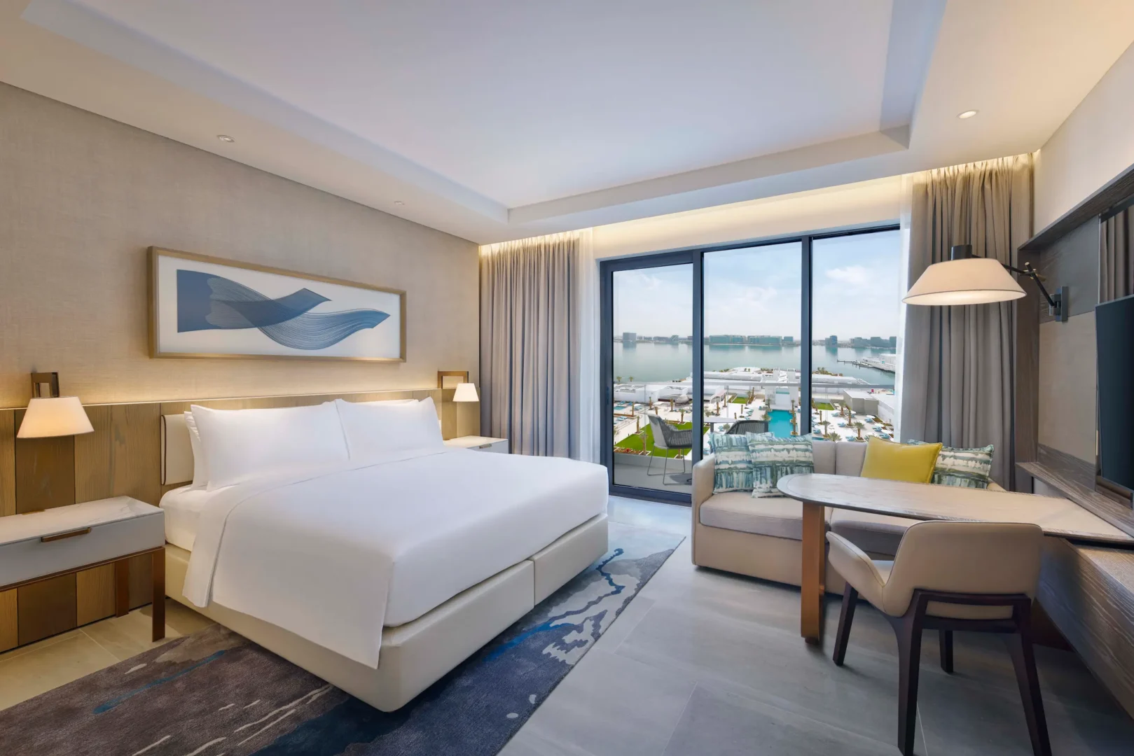 hilton abu dhabi yas island king executive room interior
