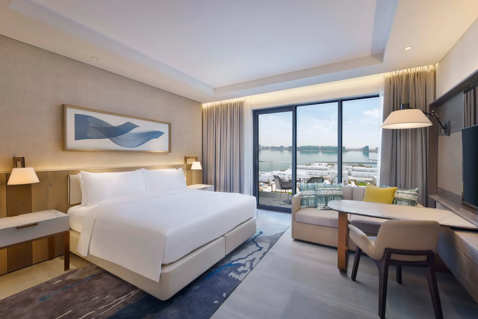 hilton abu dhabi yas island king executive room alternative with bay view