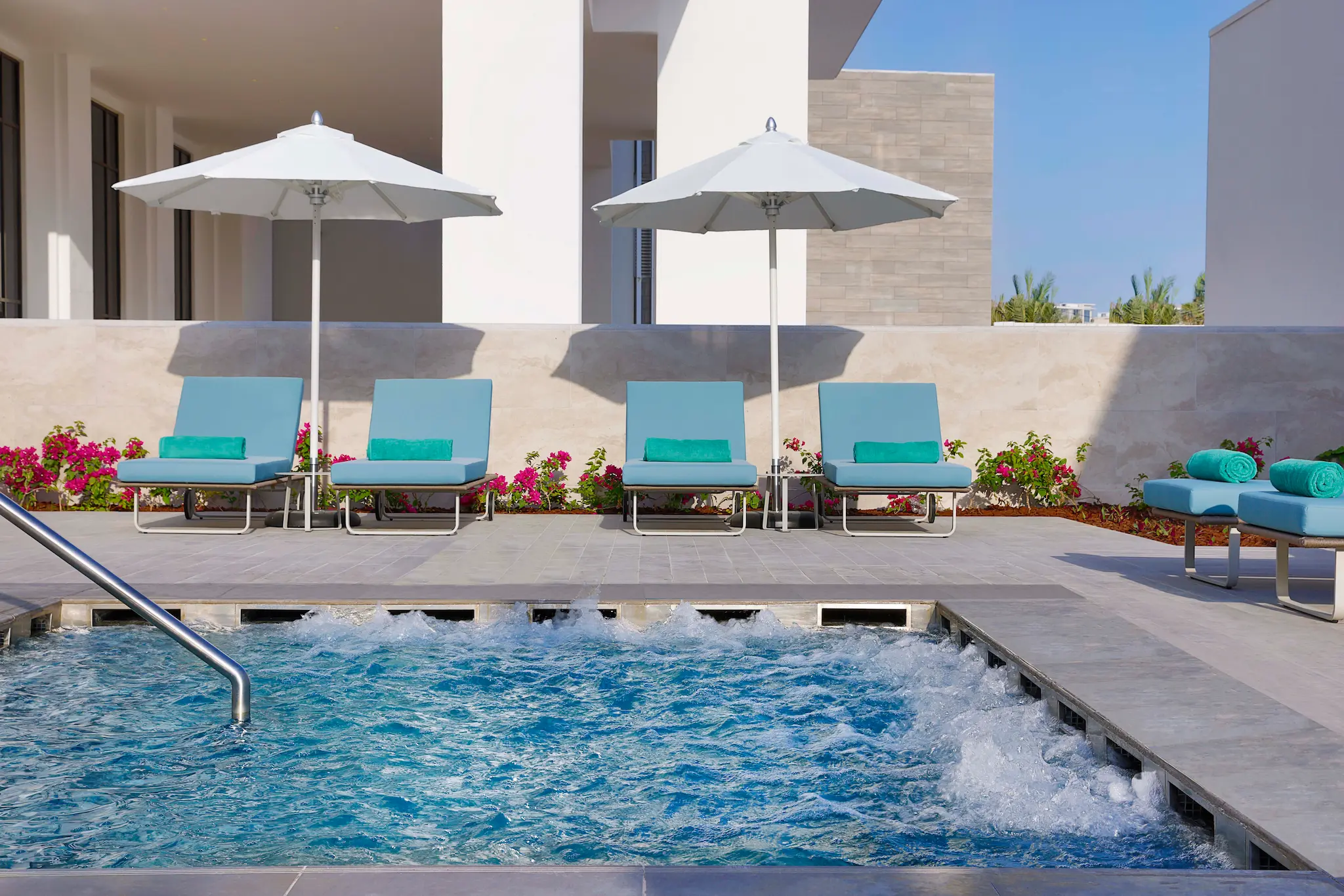 hilton abu dhabi yas island outdoor jacuzzi