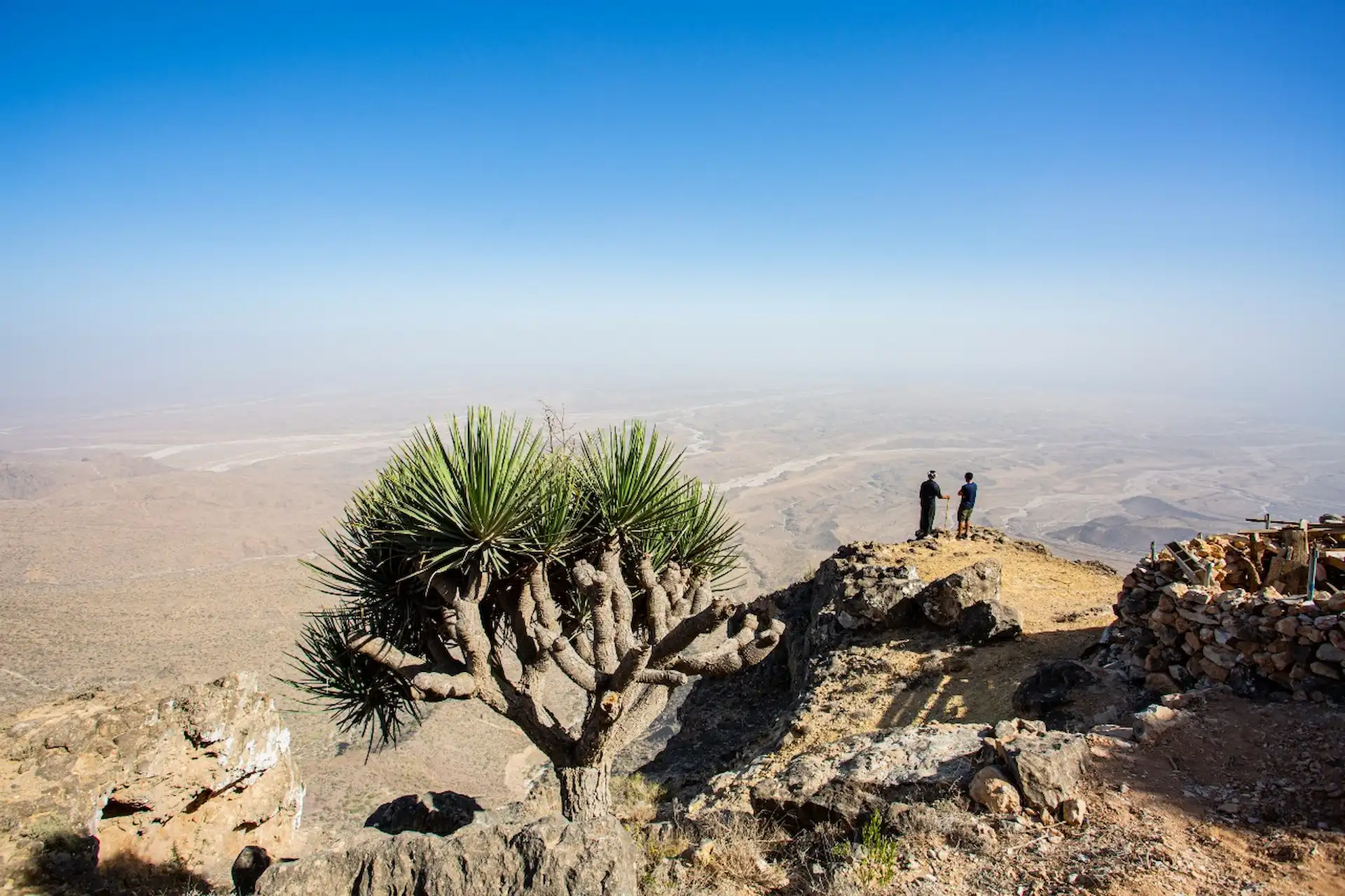 jabal samhan hiking alila hinu bay oman