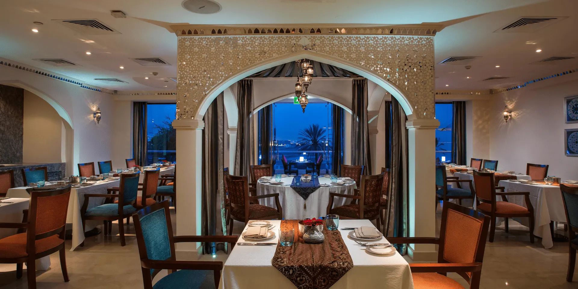 shiraz crowne plaza muscat oman
