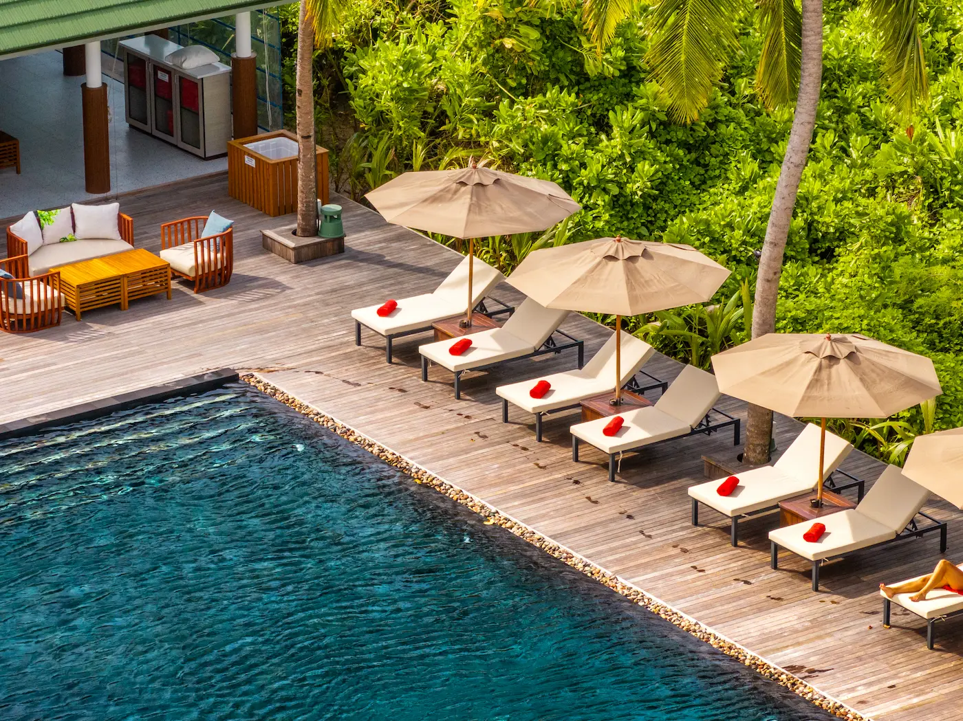 siyam world maldives mint bar offering refreshing poolside drinks with relaxed tropical island ambience