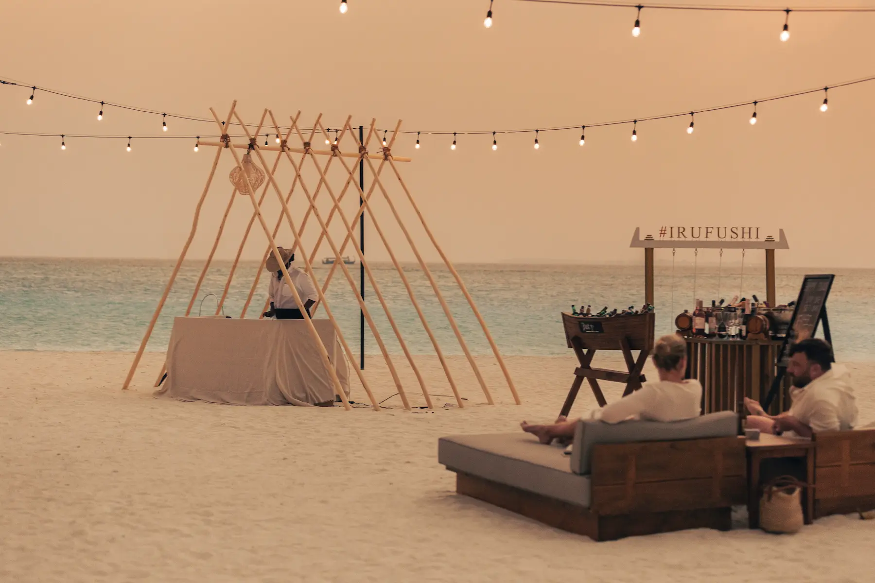 sun siyam iru fushi maldives beach club entertainment