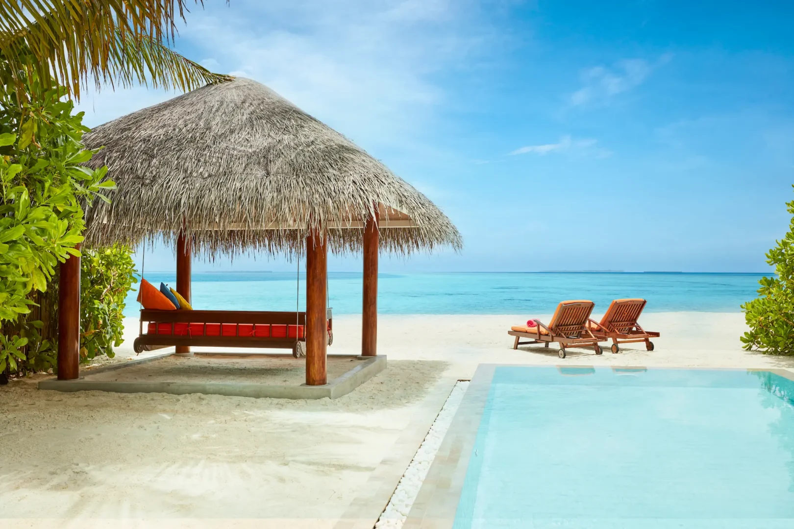 sun-siyam-vilu-reef-maldives-beach-villa-with-pool-beach-access
