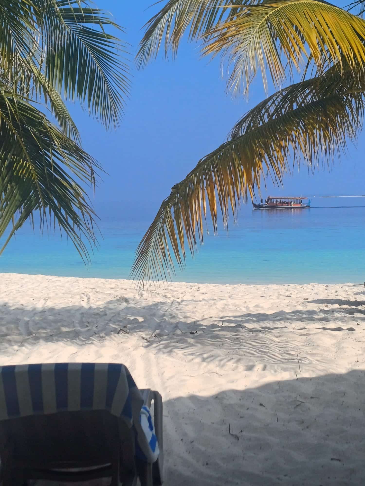 adaaran select meedhapparu maldives beach view