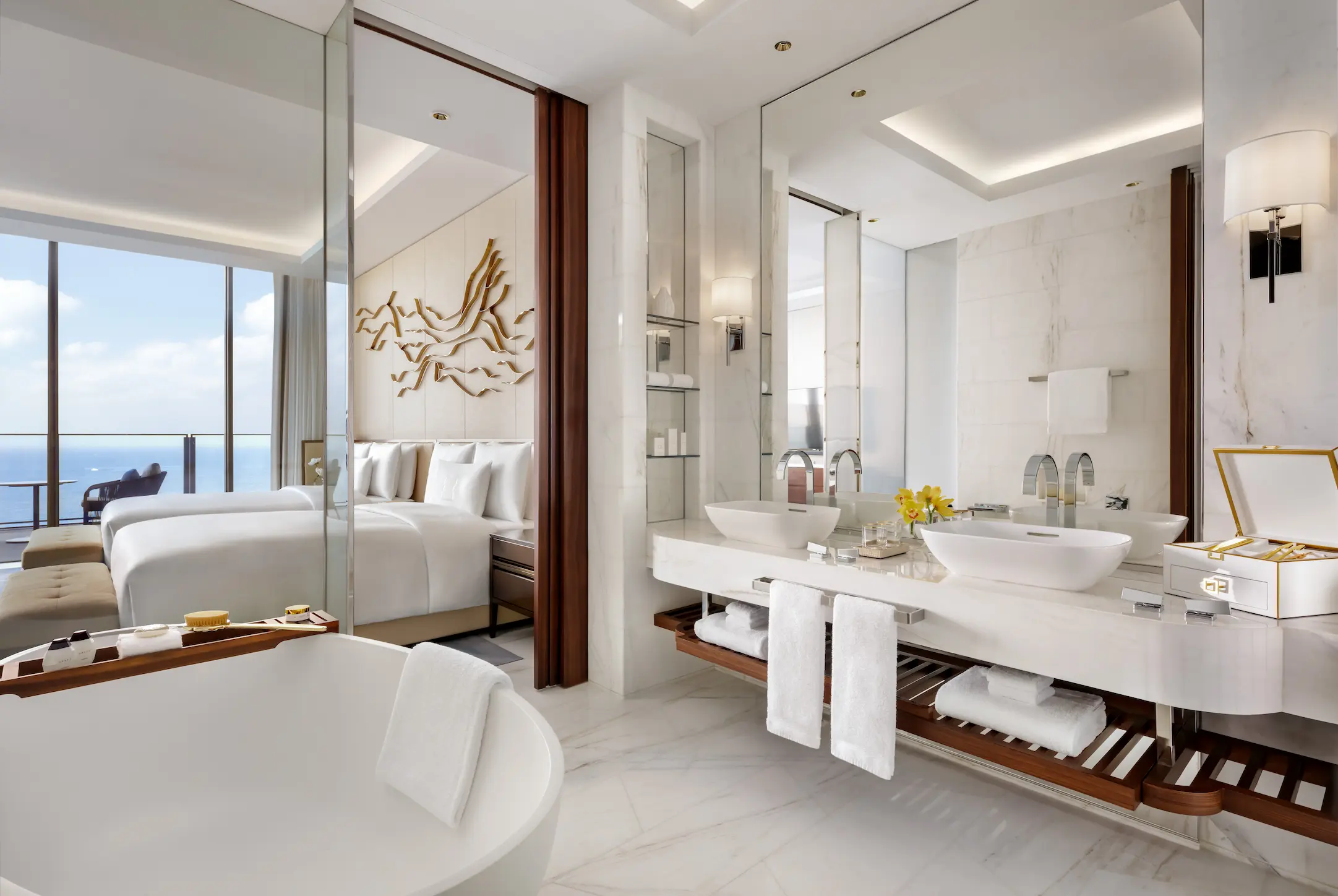 seascape queen room bathroom at atlantis the royal dubai
