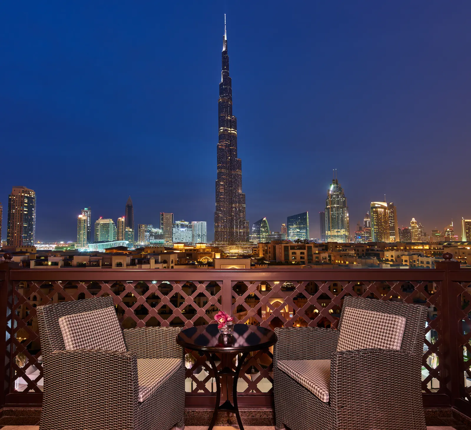 premier landmark view at the heritage hotel dubai with city skyline views