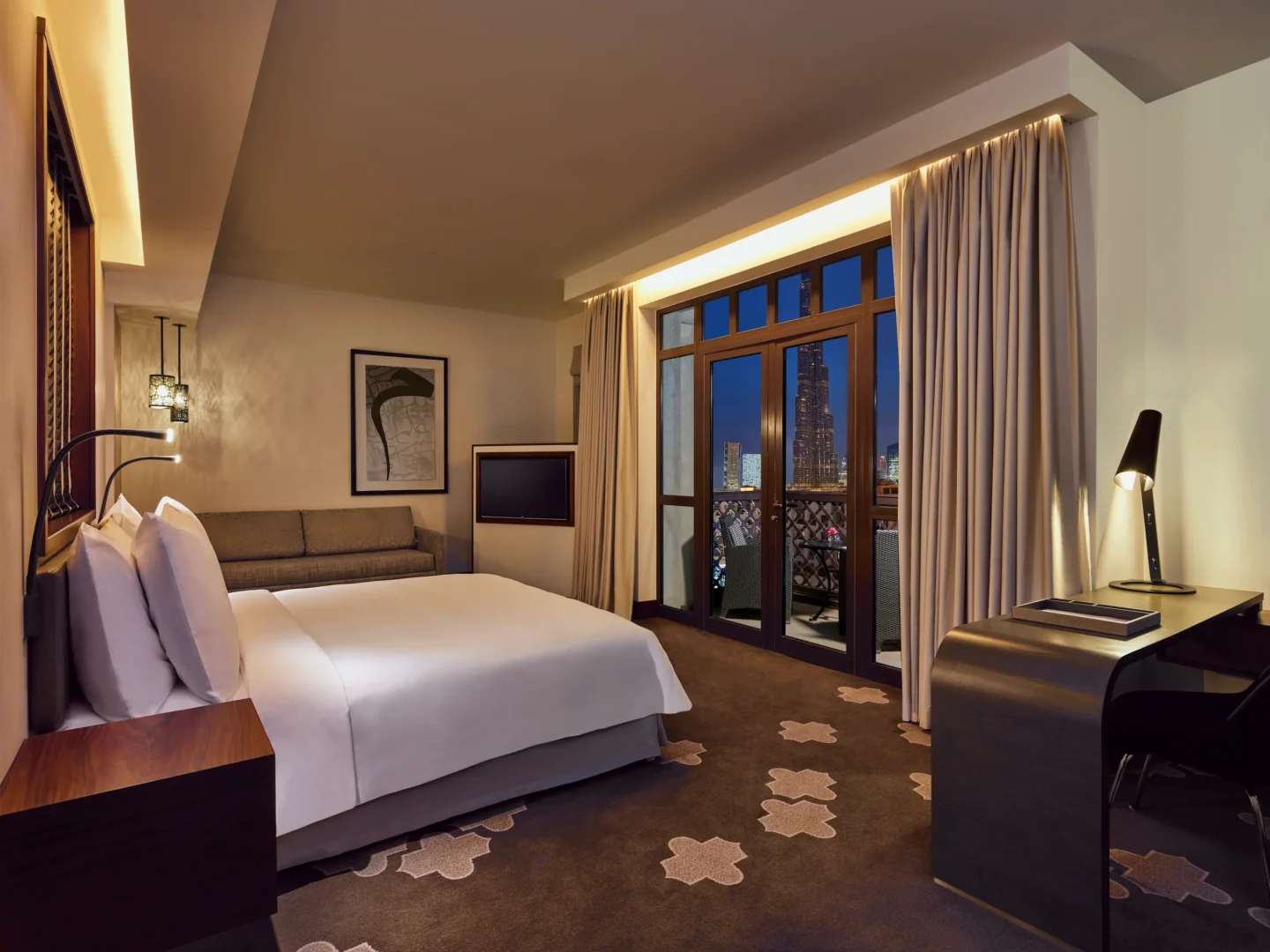 premier landmark view at the heritage hotel dubai with night city views