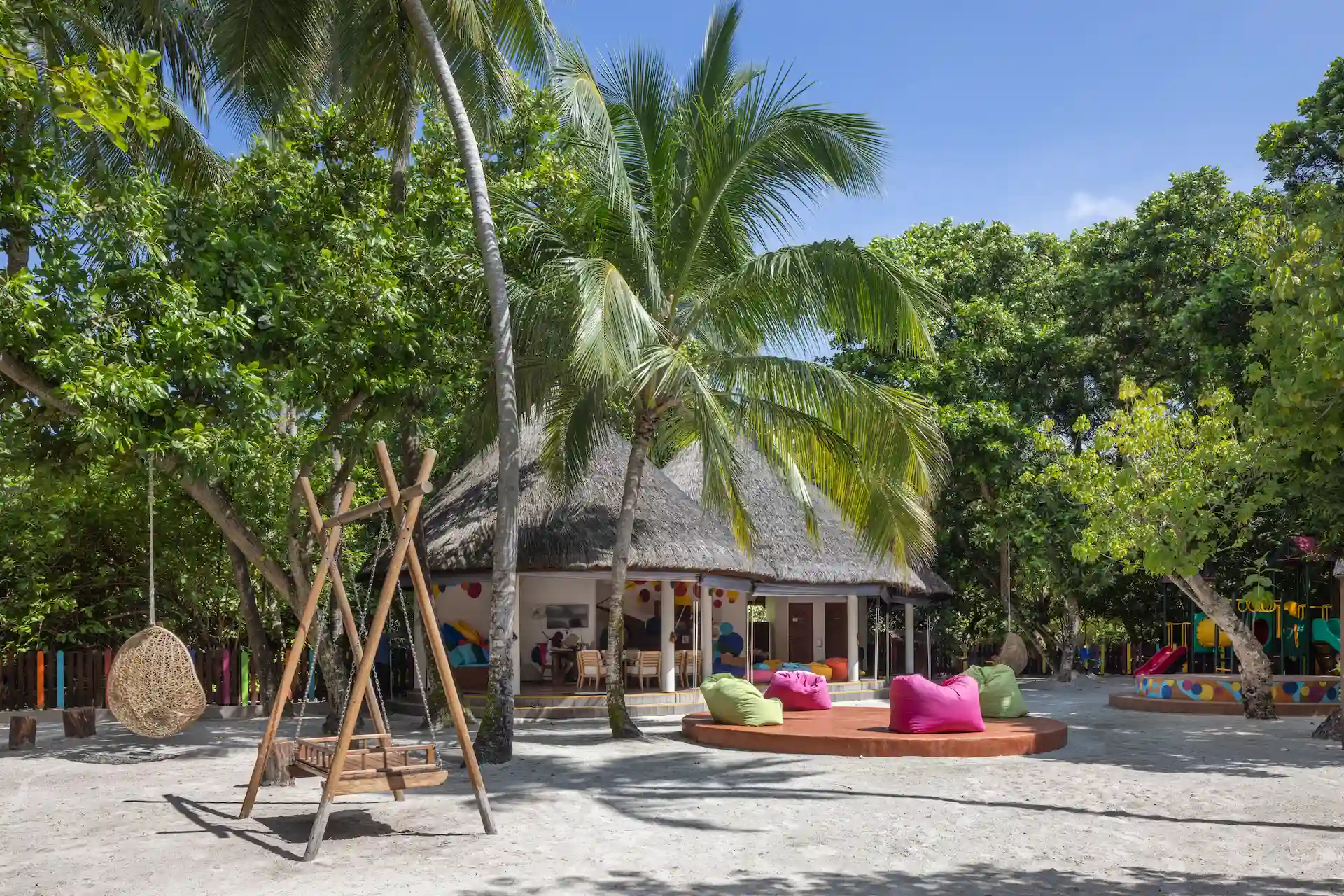 adaaran select meedhupparu maldives kids club
