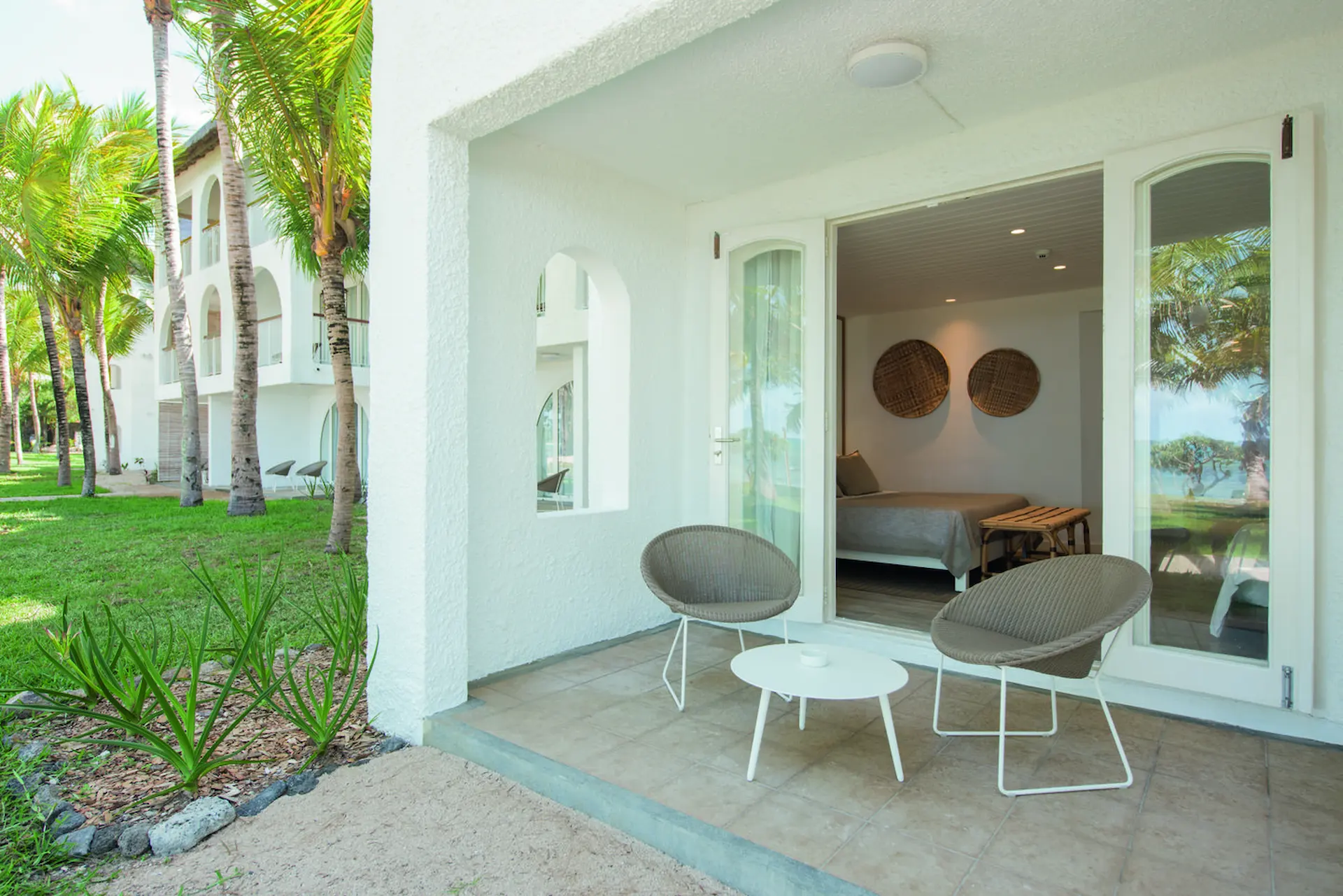 superior sea facing room terrace at cannonier mauritius