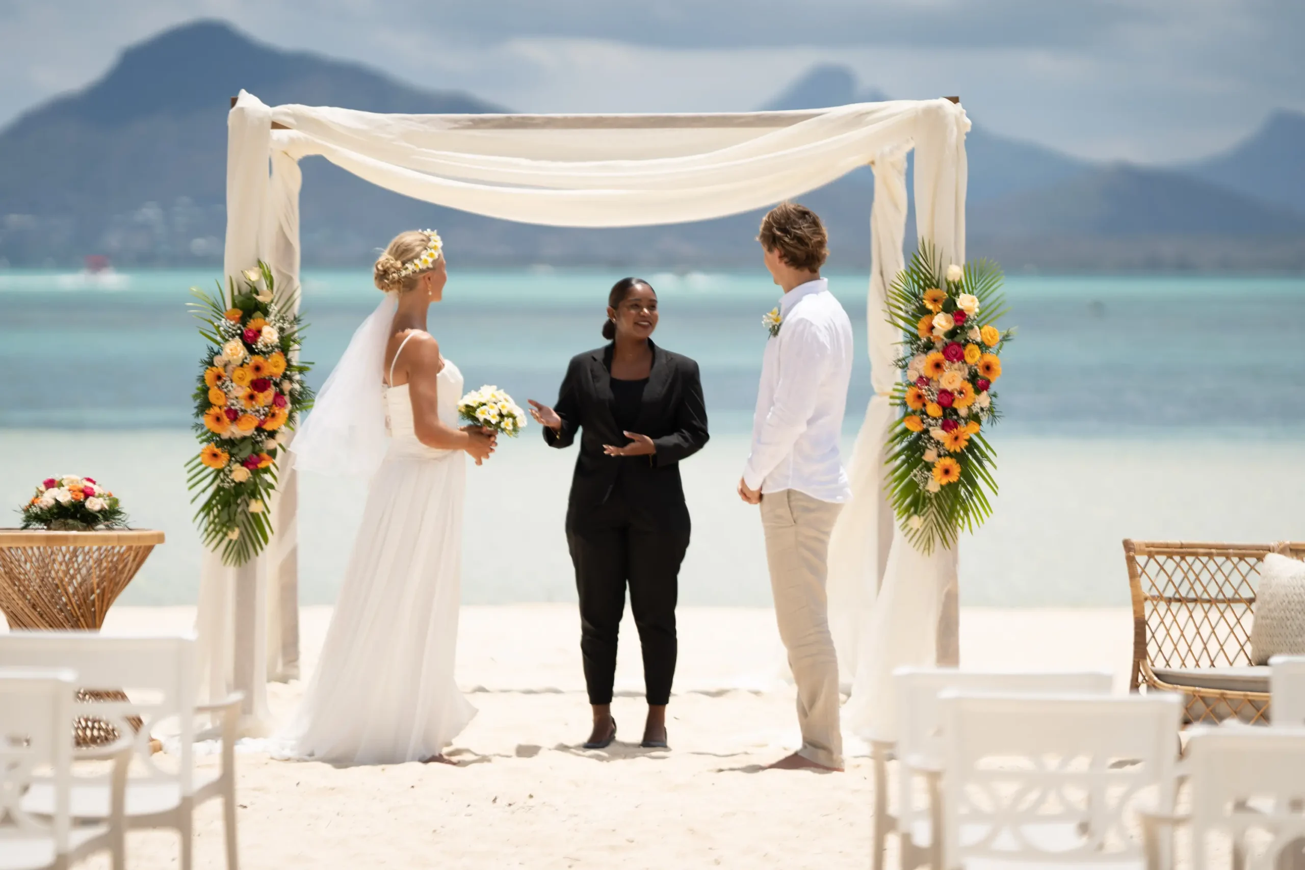 paradis beachcomber golf resort spa mauritius wedding ceremony overlooking the beachfront setting