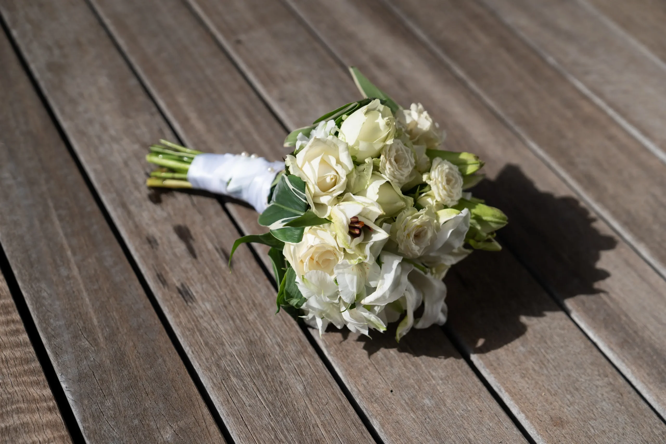 trou aux biches beachcomber golf resort spa mauritius wedding flower arrangement with elegant tropical blooms and luxury floral styling for a romantic celebration