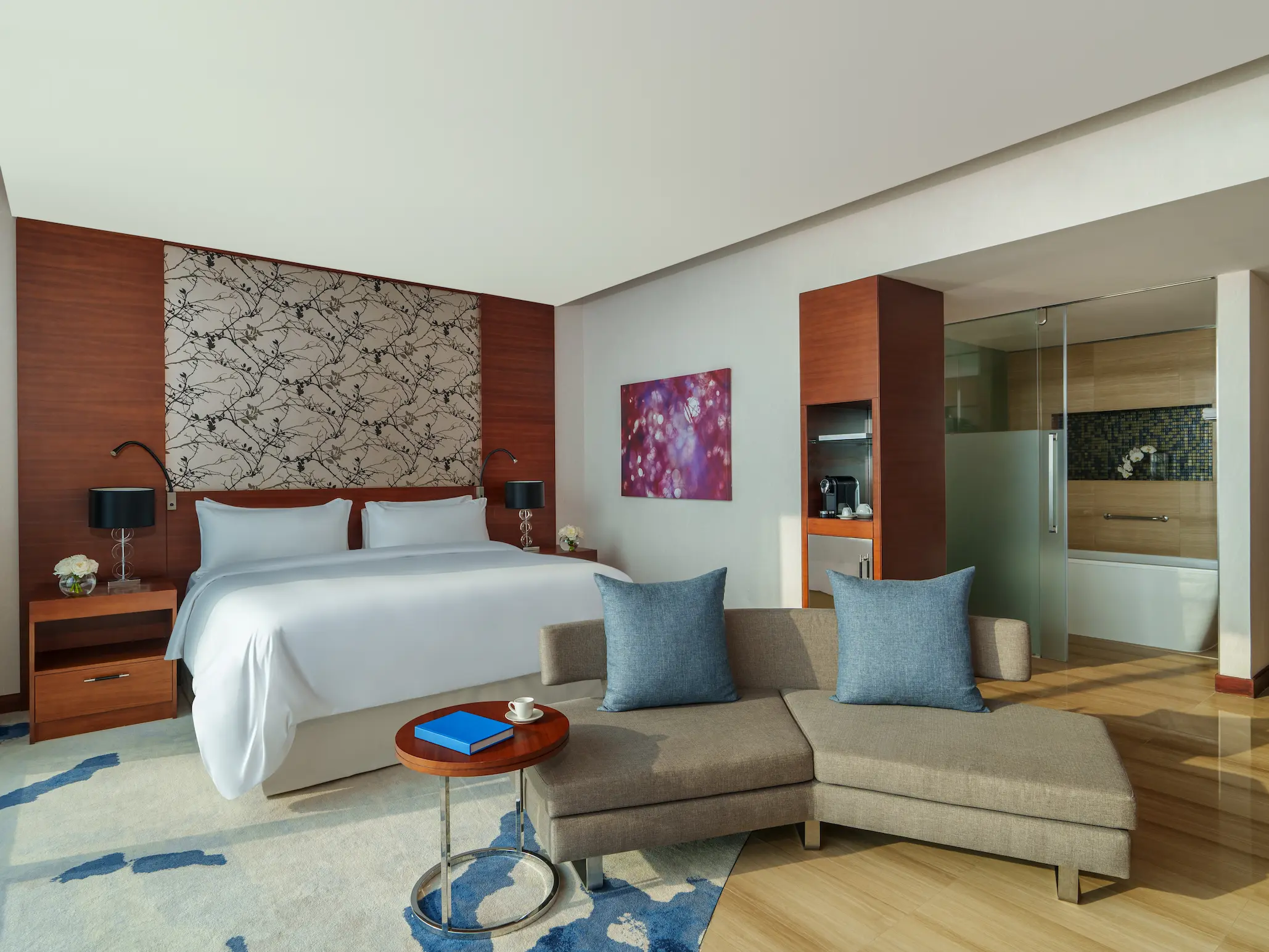 Fairmont Gold King Room at Fairmont Bab Al Bahr Abu Dhabi featuring contemporary luxury accommodation and exclusive Fairmont Gold benefits
