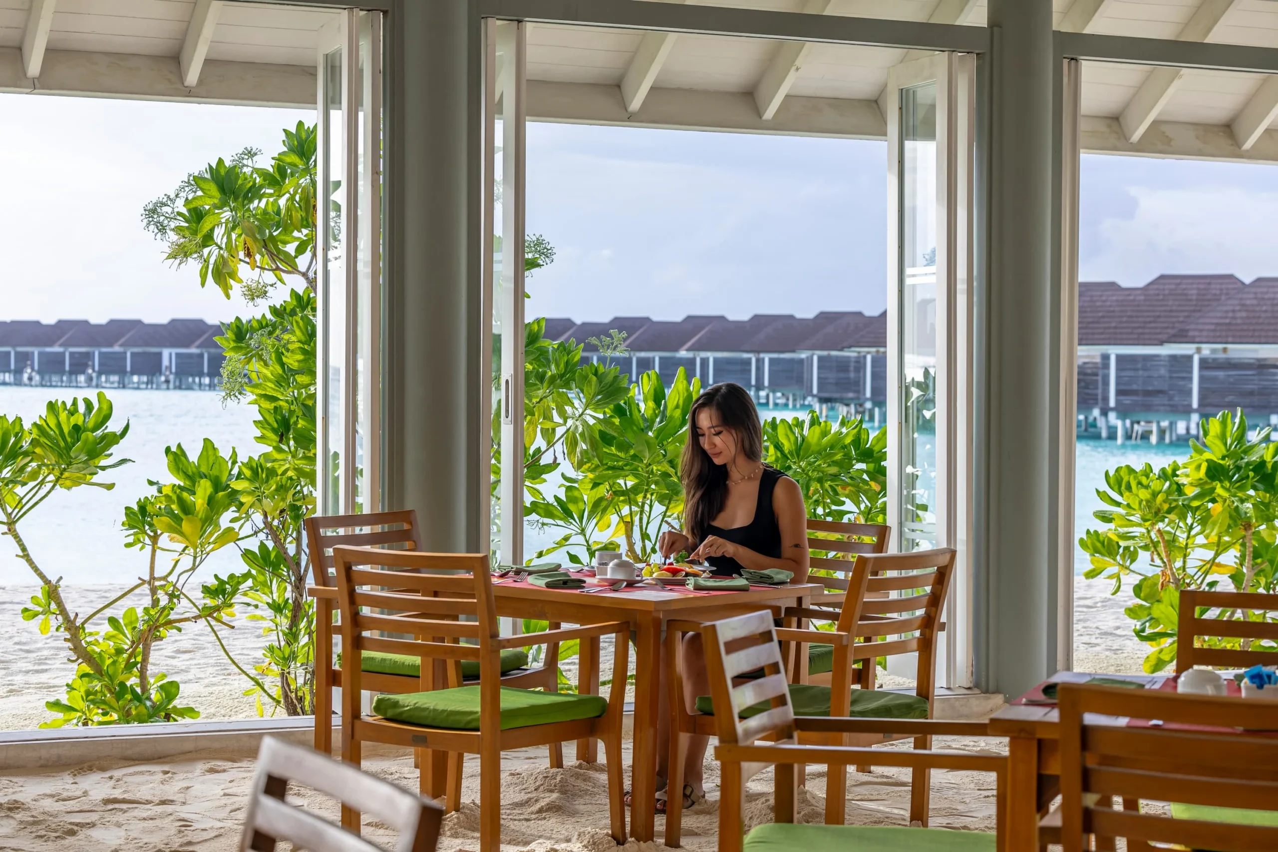 malaafaiy restaurant at sun siyam olhuveli maldives serving international buffet dining on dream island