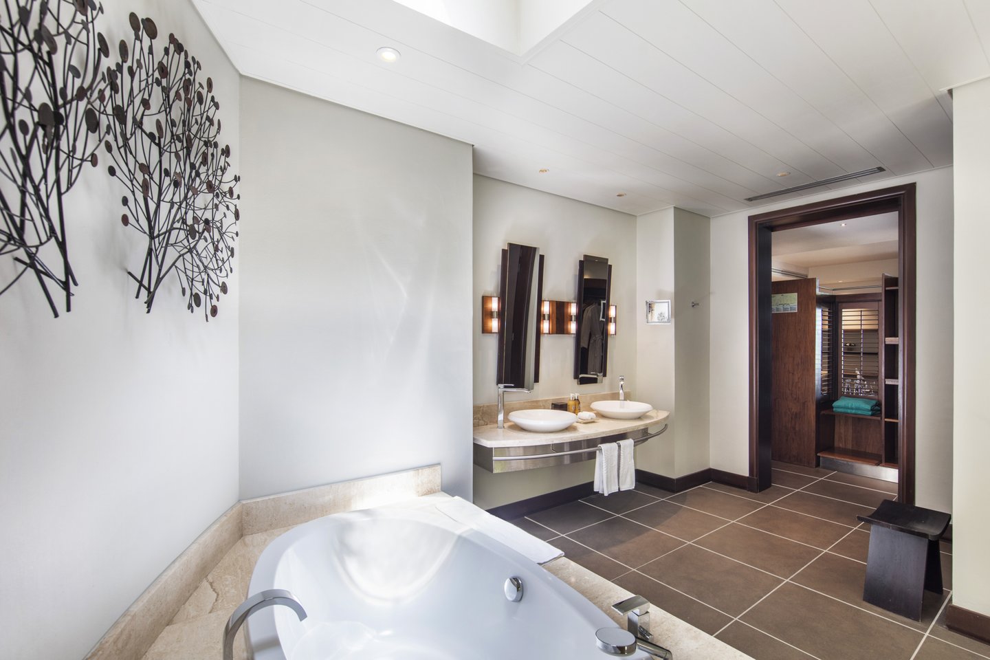 2-Bedroom Beachfront Suite with Pool