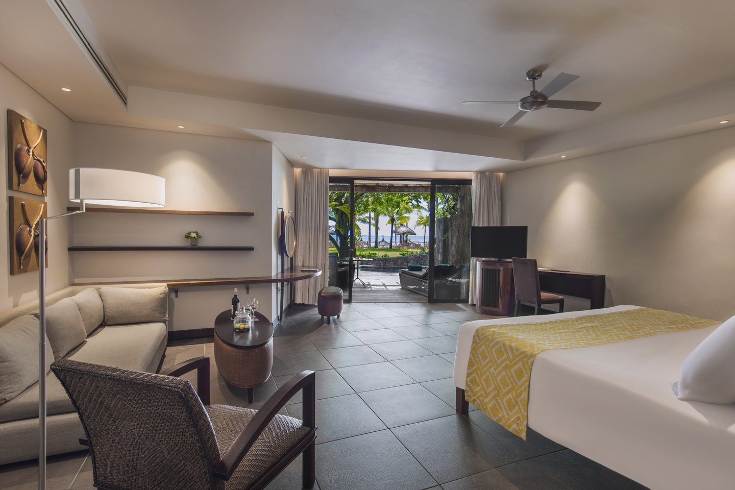 2-Bedroom Beachfront Suite with Pool