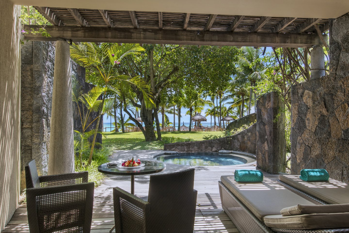 2-Bedroom Beachfront Suite with Pool