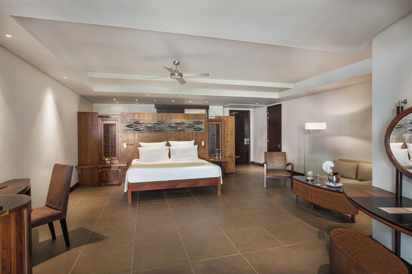2-Bedroom Beachfront Suite with Pool